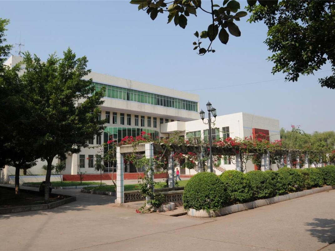 凉山卫生学校